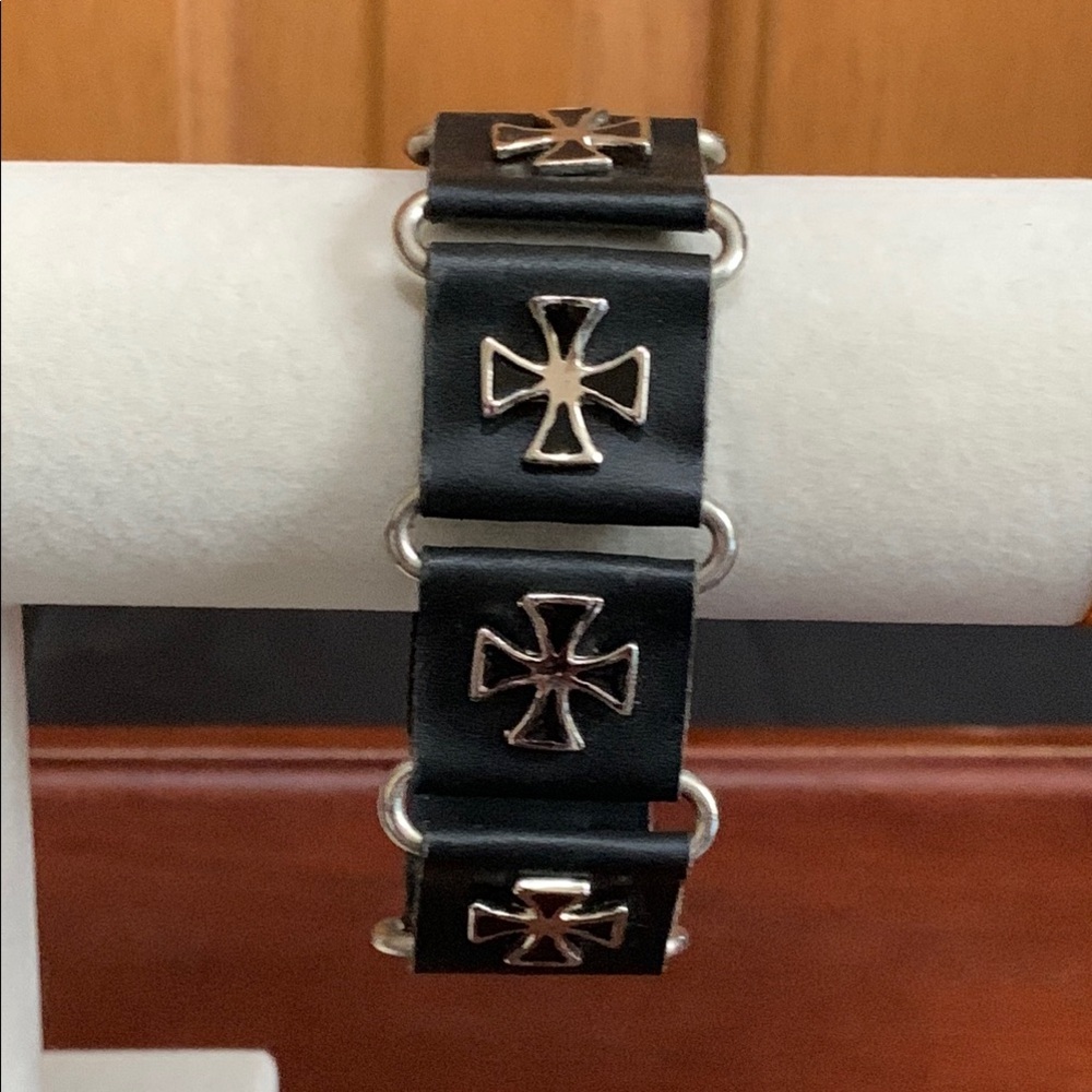 Jeun Bang black and silver Iron Cross bracelet